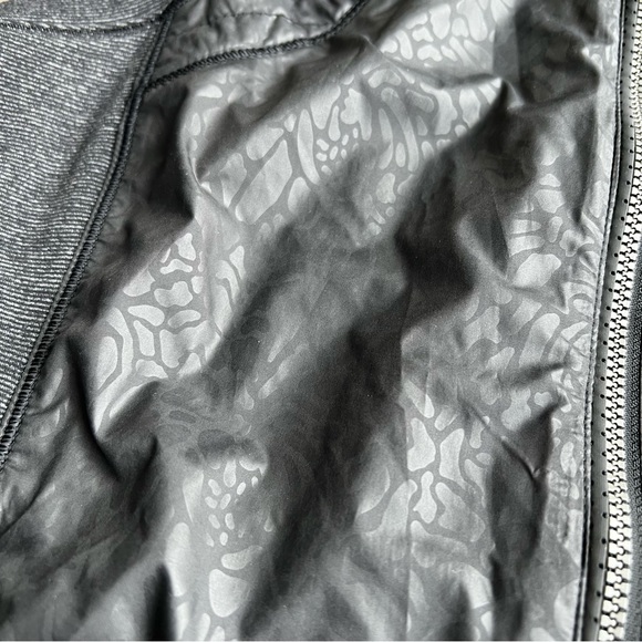 Lululemon Rare Rebel Runner Vest - Picture 15 of 16